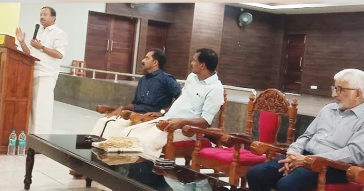 ചെമ്പഴന്തി വാര്‍ഡ് ജനസദസ് മുന്‍ കേന്ദ്രമന്ത്രി വി. മുരളിധരന്‍ ഉദ്ഘാടനം ചെയ്യുന്നു