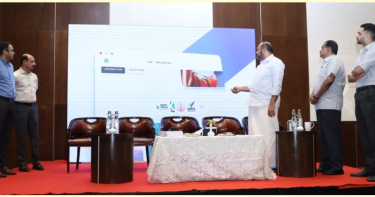ഇന്‍ഡസ്ട്രിയല്‍ ലാന്‍ഡ്, ഇഒഐ ട്രാക്കിംഗ് വെബ്‌സൈറ്റുകള്‍ വ്യവസായ നിയമ കയര്‍ വകുപ്പ് മന്ത്രി പി. രാജീവ് പ്രകാശനം ചെയ്യുന്നു. കെഎസ്‌ഐഡിസി എംഡി മിര്‍ മുഹമ്മദ് അലി , കെഎസ്‌ഐഡിസി എക്‌സിക്യുട്ടീവ് ഡയറക്ടര്‍ ഹരികൃഷ്ണന്‍ ആര്‍, കിന്‍ഫ്ര എംഡി സന്തോഷ് കോശി തോമസ്, കെഎസ്‌ഐഡിസി ജനറല്‍ മാനേജര്‍ വര്‍ഗീസ് മാളാക്കാരന്‍ എന്നിവര്‍ സമീപം.