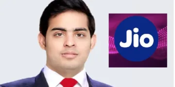 മുകേഷ് അംബാനിയുടെ മകനും ജിയോ മൊബൈല്‍ ചെയര്‍മാനുമായ ആകാശ് അംബാനി