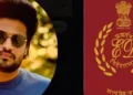 ആകാശ് ഭാസ്കരന്‍ (ഇടത്ത്)