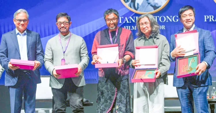 പ്രശസ്ത നടന്‍ ആമിര്‍ഖാന്‍ ഉള്‍പ്പെടെയുള്ളവര്‍ വേവ്‌സ്-2025 വേദിയില്‍