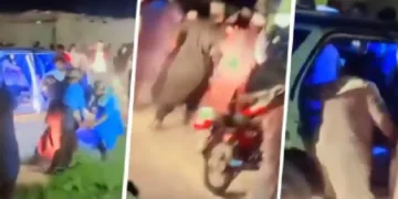 ബോംബാക്രമണത്തില്‍ പരിക്കേറ്റവരെ ആശുപത്രിിയിലാക്കാനുള്ള പരക്കം പാച്ചില്‍