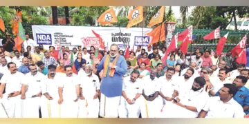 പത്താം വര്‍ഷത്തിലേക്ക് കടക്കുന്ന പിണറായി സര്‍ക്കാരിന്റെ ദുര്‍ഭരണത്തിനെതിരെ എന്‍ഡിഎയുടെ ആഭിമുഖ്യത്തില്‍ സെക്രട്ടേറിയറ്റ് നടയില്‍ നടത്തിയ പ്രതിഷേധ ധര്‍ണ ബിജെപി സംസ്ഥാന അധ്യക്ഷന്‍ രാജീവ് ചന്ദ്രശേഖര്‍ ഉദ്ഘാടനം ചെയ്യുന്നു