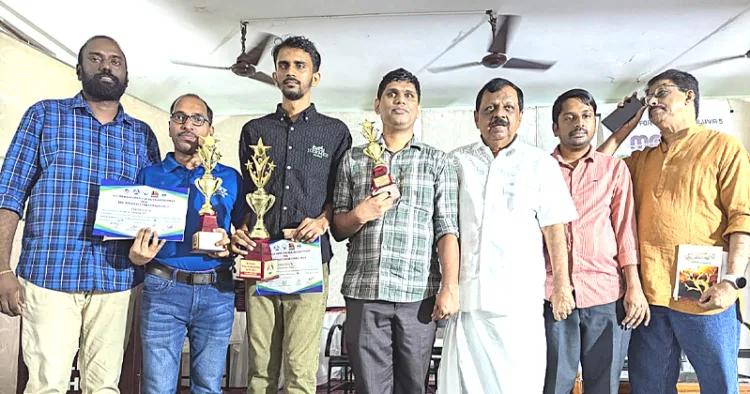സംസ്ഥാന തല വിജയികള്‍ നൗഷാദ് ഇ.പി.(കോഴിക്കോട്), മുഹമ്മദ് റാഹില്‍(കണ്ണൂര്‍), മുഹമ്മദ് സാലിഹ്(കോഴിക്കോട്) എന്നിവര്‍ ജേ.സി. ഫൗണ്ടേഷന്‍ ചെയര്‍മാന്‍ ജെ.ജെ. കുറ്റിക്കാട്ടിനൊപ്പം