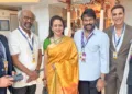 മുംബൈയിലെ ജിയോ വേള്‍ഡ് സെന്ററില്‍ സംഘടിപ്പിച്ച ലോക ദൃശ്യ ശ്രാവ്യ വിനോദ ഉച്ചകോടിയില്‍ പങ്കെടുക്കാനെത്തിയ നടന്‍ മോഹന്‍ലാല്‍ താരങ്ങളായ രജനീകാന്ത്, ഹേമ മാലിനി എംപി, ചിരഞ്ജീവി, അക്ഷയ് കുമാര്‍, മിഥുന്‍ ചക്രവര്‍ത്തി 
എന്നിവര്‍ക്കൊപ്പം