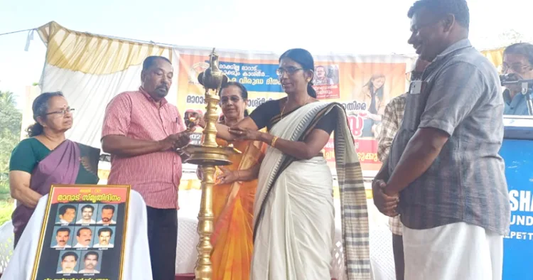 കല്‍പ്പറ്റയില്‍ നടന്ന ജനജാഗ്രതാ സദസ് ഹിന്ദു ഐക്യവേദി സംസ്ഥാന രക്ഷാധികാരി കെ.പി. ശശികല ടീച്ചര്‍ ഉദ്ഘാടനം ചെയ്യുന്നു