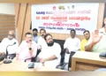 തിരുവനന്തപുരം പ്രസ്‌ക്ലബില്‍ നടന്ന കേരള ക്ഷേത്രസംരക്ഷണ സമിതി 51-ാമത് സംസ്ഥാന സമ്മേളനത്തോടനുബന്ധിച്ച് നടന്ന ക്ഷേത്രം സാമൂഹിക കേന്ദ്രം- ലക്ഷ്യം സമന്വയം സെമിനാര്‍ ആര്‍എസ്എസ് ദക്ഷിണ ക്ഷേത്രീയ കാര്യവാഹ് 
എം. രാധാകൃഷ്ണന്‍ ഉദ്ഘാടനം ചെയ്യുന്നു. സി.കെ. കുഞ്ഞ്, ദൈവപ്രകാശ്, ജി.കെ. സുരേഷ് ബാബു, അക്കീരമണ്‍ 
കാളിദാസ ഭട്ടതിരിപ്പാട്, ഷാജു വേണുഗോപാല്‍, മുക്കംപാലമൂട് രാധാകൃഷ്ണന്‍, പാപ്പനംകോട് അനില്‍, നാരായണ ഭട്ടതിരിപ്പാട് തുടങ്ങിയവര്‍ സമീപം