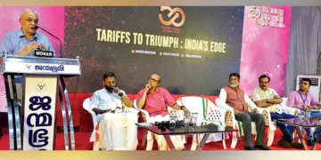 താരിഫ്‌സ് ടു ട്രെയംഫ് സെമിനാറില്‍ സ്വദേശി ജാഗരണ്‍മഞ്ച് ദേശീയ കണ്‍വീനര്‍ സിഎ സുന്ദരം രാമാമൃതം മുഖ്യ പ്രഭാഷണം നടത്തുന്നു