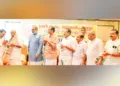 നവതി ആഘോഷിക്കുന്ന മുതിര്‍ന്ന ബിജെപി നേതാവ് കെ. രാമന്‍പിള്ളയെ തിരുവനന്തപുരം സൗത്ത് പാര്‍ക്ക് ഹോട്ടലില്‍ സംഘടിപ്പിച്ച അനുമോദന ചടങ്ങില്‍ ഗോവ ഗവര്‍ണര്‍ പി.എസ്. ശ്രീധരന്‍ പിള്ള ആദരിക്കുന്നു. പി. അശോക്കുമാര്‍, ഡോ. ടി.പി. ശങ്കരന്‍കുട്ടി നായര്‍, രാജീവ് ചന്ദ്രശേഖര്‍, എ. സമ്പത്ത്, ഡോ. ജോര്‍ജ്ജ് ഓണക്കൂര്‍, ജോസഫ് എം. പുതുശ്ശേരി, എ. ശിവന്‍പിള്ള, ഒ. രാജഗോപാല്‍, പ്രൊഫ. ബാലകൃഷ്ണക്കുറുപ്പ്, കരമന ജയന്‍ തുടങ്ങിയവര്‍ സമീപം