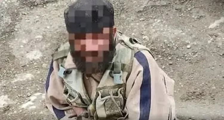 ബൈസാരന്‍ താഴ്വരയ്ക്ക് അടുത്ത് നിന്നും കാടിളക്കിയുള്ള പരിശോധനയില്‍ പിടികൂടിയ ഇയാള്‍ പഹൽ​ഗാം ആക്രമണത്തിലെ ഭീകരനാണോ എന്ന് സംശയം.