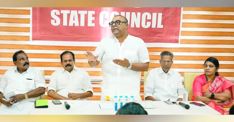 ബിഡിജെഎസ് സംസ്ഥാന കൗണ്‍സില്‍ യോഗം സംസ്ഥാന അധ്യക്ഷന്‍ തുഷാര്‍ വെള്ളാപ്പള്ളി ഉദ്ഘാടനം ചെയ്യുന്നു