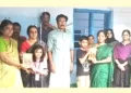 ഡോ. സംഗീത് രവീന്ദ്രന്റെ പുസ്തകം മക്കളായ സൂര്യനാരായണന്‍, സരയു എന്നിവര്‍ പ്രധാന അദ്ധ്യാപകരായ മിനി രവീന്ദ്രനും ബിന്ദുവിനും നല്‍കി പ്രകാശനം ചെയ്യുന്നു