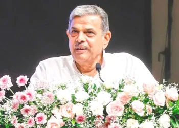 ന്യൂദല്‍ഹിയില്‍  ഡോ. അംബേദ്കര്‍ ഇന്റര്‍ നാഷണല്‍ സെന്ററും ഹിന്ദുസ്ഥാന്‍ സമാചാറും ഇന്ദിരാഗാന്ധി കലാകേന്ദ്രവും സംയുക്തമായി സംഘടിപ്പിച്ച പരിപാടിയില്‍ ദത്താത്രേയ ഹൊസബാളെ സംസാരിക്കുന്നു