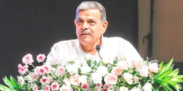 ന്യൂദല്‍ഹിയില്‍  ഡോ. അംബേദ്കര്‍ ഇന്റര്‍ നാഷണല്‍ സെന്ററും ഹിന്ദുസ്ഥാന്‍ സമാചാറും ഇന്ദിരാഗാന്ധി കലാകേന്ദ്രവും സംയുക്തമായി സംഘടിപ്പിച്ച പരിപാടിയില്‍ ദത്താത്രേയ ഹൊസബാളെ സംസാരിക്കുന്നു
