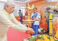 രാജ്ഭവനില്‍ നടന്ന സ്‌കൗട്‌സ് ആന്‍ഡ് ഗൈഡ്‌സ് പുരസ്‌കാര 
ചടങ്ങില്‍ ഗവര്‍ണര്‍ രാജേന്ദ്ര വിശ്വനാഥ് ആര്‍ലേക്കര്‍ ഭാരതാംബയുടെ ചിത്രത്തില്‍ പുഷ്പാര്‍ച്ചന നടത്തുന്നു