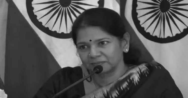 ഡിഎംകെ എംപിയായ കനിമൊഴി. വിദേശത്ത് ഇന്ത്യയെ ന്യായീകരിക്കാന്‍ എത്തിയ പ്രതിപക്ഷപാര്‍ട്ടികളുടെ സംഘത്തിലെ അംഗമായിരുന്നു കനിമൊഴി