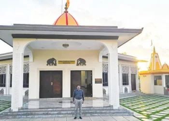 കെനിയയില്‍ മച്ചാകോസ് കൗണ്ടിയില്‍ പുതിയതായി പണിതീര്‍ത്ത സനാതന ക്ഷേത്രം