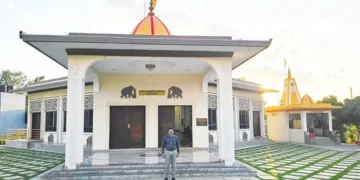 കെനിയയില്‍ മച്ചാകോസ് കൗണ്ടിയില്‍ പുതിയതായി പണിതീര്‍ത്ത സനാതന ക്ഷേത്രം