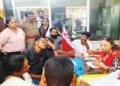 വിദ്യാര്‍ഥികള്‍ പ്രിന്‍സിപ്പാളിനെ തടഞ്ഞുവച്ചതറിഞ്ഞ് ഒ.എസ് അംബിക എംഎല്‍എ എത്തിയപ്പോള്‍.