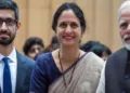 ഗൂഗിള്‍ സിഇഒ സുന്ദര്‍ പിച്ചൈ (ഇടത്ത്) അമ്മ ലക്ഷ്മി പിച്ചൈ (നടുവില്‍) മോദി (വലത്ത്)