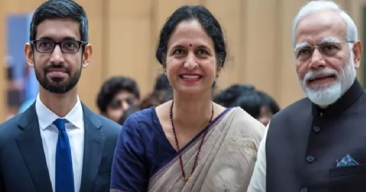 ഗൂഗിള്‍ സിഇഒ സുന്ദര്‍ പിച്ചൈ (ഇടത്ത്) അമ്മ ലക്ഷ്മി പിച്ചൈ (നടുവില്‍) മോദി (വലത്ത്)