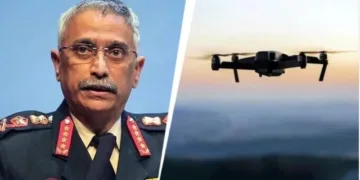 മുന്‍ കരസേനാമേധാവി എം.എം. നരവനെ (ഇടത്ത്)
