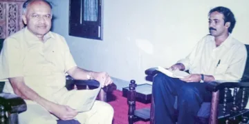 കാല്‍ നൂറ്റാണ്ടു മുമ്പത്തെ ഒരോര്‍മ... ജയന്ത് നര്‍ലിക്കറിനൊപ്പം ലേഖകന്‍