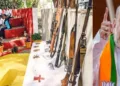 ഛത്തീസ് ഗഡിലെ സുക്മ ജില്ലയിലെ 16 നക്സലുകള്‍കീഴടങ്ങുന്നു. ഇതില്‍ ആറ് പേരുടെ തലയ്ക്ക് മൊത്തമായി 25 ലക്ഷമാണ് വിലയിട്ടിരിക്കുന്നത് (ഇടത്ത്)