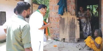 പുലിമുണ്ട, കുറ്റിമുണ്ട ഉന്നതികളില്‍ എന്‍ഡിഎ സ്ഥാനാര്‍ത്ഥി അഡ്വ. മോഹന്‍ ജോര്‍ജ് സന്ദര്‍ശിച്ചപ്പോള്‍