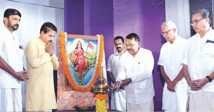 കാസര്‍കോട് മുനിസിപ്പല്‍ ടൗണ്‍ ഹാളില്‍ സംഘടിപ്പിച്ച സ്മൃതി സംഗമം ഗോവ ഗവര്‍ണര്‍ പി.എസ്. ശ്രീധരന്‍ പിള്ള ഉദ്ഘാടനം ചെയ്യുന്നു