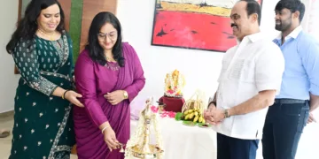 തിരുവനന്തപുരം കണ്ണമ്മൂലയില്‍ യുഡിഎസ് അക്കാദമിയുടെ ഉദ്ഘാടനം ഉദയ് സമുദ്ര ഗ്രൂപ്പ് ഓഫ് ഹോട്ടല്‍സ് എക്‌സിക്യൂട്ടീവ് ഡയറക്ടര്‍ ഉദയചന്ദ്രികാ നായര്‍ ഉദ്ഘാടനം ചെയ്യുന്നു. ഡയറക്ടര്‍മാരായ തുളസി നായര്‍, വിഘ്‌നേഷ് നായര്‍, മാനേജിങ് ഡയറക്ടര്‍ എസ്.രാജശേഖരന്‍ നായര്‍ സമീപം