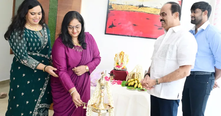 തിരുവനന്തപുരം കണ്ണമ്മൂലയില്‍ യുഡിഎസ് അക്കാദമിയുടെ ഉദ്ഘാടനം ഉദയ് സമുദ്ര ഗ്രൂപ്പ് ഓഫ് ഹോട്ടല്‍സ് എക്‌സിക്യൂട്ടീവ് ഡയറക്ടര്‍ ഉദയചന്ദ്രികാ നായര്‍ ഉദ്ഘാടനം ചെയ്യുന്നു. ഡയറക്ടര്‍മാരായ തുളസി നായര്‍, വിഘ്‌നേഷ് നായര്‍, മാനേജിങ് ഡയറക്ടര്‍ എസ്.രാജശേഖരന്‍ നായര്‍ സമീപം