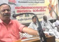 അടിയന്തരാവസ്ഥയുടെ 50 ാം വാര്‍ഷികത്തിന്റെ ഭാഗമായി അടിയന്തരാവസ്ഥ ജനാധിപത്യ സംരക്ഷണ പോരാട്ട സ്മൃതി സമിതി സംഘടിപ്പിച്ച പരിപാടിയില്‍ ഹിന്ദുഐക്യവേദി വര്‍ക്കിങ് പ്രസിഡന്റ് വത്സന്‍ തില്ലങ്കേരി സംസാരിക്കുന്നു