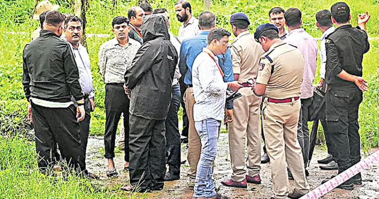 നേത്രാവതി നദിക്കരയ്ക്ക് സമീപം എസ്‌ഐടി സംഘം പരിശോധന നടത്തുന്നു