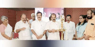 കുറിച്ചി ആതുരാശ്രമത്തില്‍ നടന്ന ആതുരദാസ് സ്വാമിയുടെ 112-ാം ജയന്തി ആഘോഷം കേന്ദ്രമന്ത്രി ജോര്‍ജ് കുര്യന്‍ ഉദ്ഘാടനം ചെയ്യുന്നു