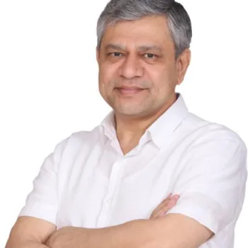അശ്വിനി വൈഷ്ണവ് (കേന്ദ്ര റെയില്‍വേ, ഇലക്ട്രോണിക്‌സ് - വിവരസാങ്കേതിക, വാര്‍ത്താവിതരണ - പ്രക്ഷേപണ മന്ത്രി)