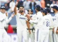 ഇംഗ്ലണ്ടിനെതിരെ അഞ്ച് വിക്കറ്റ് നേട്ടം കൈവരിച്ച ഭാരത ബൗളര്‍ ആകാശ് ദീപിനെ സഹതാരങ്ങള്‍ അഭിനന്ദിക്കാന്‍ ഓടിയടുത്തപ്പോള്‍