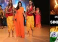 രാമായണം നാടകം പാകിസ്ഥാനിലെ കറാച്ചിയില്‍ അരങ്ങേറിയപ്പോള്‍ (ഇടത്ത്)