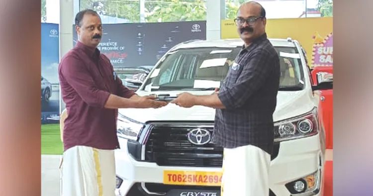 മലബാര്‍ ദേവസ്വം ബോര്‍ഡിലേക്ക് പുതുതായി വാങ്ങിയ ഇന്നോവ ക്രിസ്റ്റ