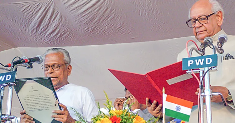 2006ല്‍ മുഖ്യമന്ത്രിയായി വി. എസ് സത്യപ്രതിജ്ഞ ചെയ്യുന്നു