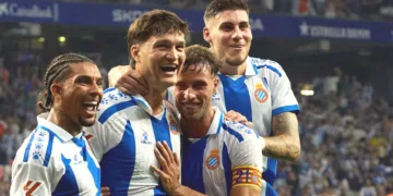 അത്‌ലറ്റികോയെ തോല്‍പ്പിച്ച എസ്പാന്യോള്‍ ടീമംഗങ്ങള്‍ ആഹ്ലാദത്തില്‍