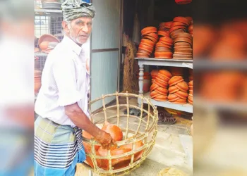 തക്കല തക്കോട് നീലകണ്ഠ പിള്ള മണ്‍പാത്ര വില്പനയില്‍