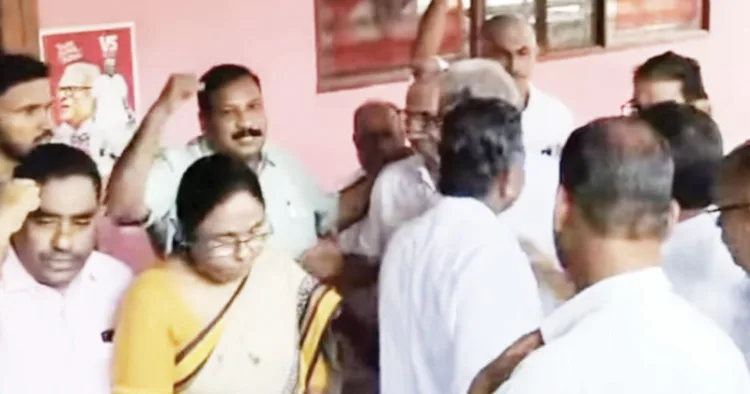 സദാനന്ദന്‍ മാസ്റ്റര്‍ വധശ്രമക്കേസിലെ സിപിഎമ്മുകാരയ പ്രതികള്‍ക്ക് കോടതിയില്‍ കീഴടങ്ങുന്നതിന് മുമ്പ് പാര്‍ട്ടി ഓഫീസില്‍ കെ.കെ ഷൈലജയുടെ നേതൃത്വത്തല്‍ നല്‍കിയ യാത്രയയപ്പ്‌