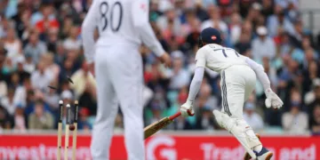 ഗില്‍ അപ്രതീക്ഷിതമായി റണ്ണൗട്ടാകുന്നു