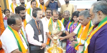 ബിജെപി സംസ്ഥാന സംഘടനാ ശില്പശാല തൃശൂര്‍ നമോഭവനില്‍ കേന്ദ്രമന്ത്രി ജോര്‍ജ് കുര്യന്‍ ഉദ്ഘാടനം ചെയ്യുന്നു