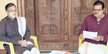 ഡോ. എച്ച്.ആര്‍. വിശ്വാസിനൊപ്പം ഡോ. പി.കെ. ശങ്കരനാരായണന്‍