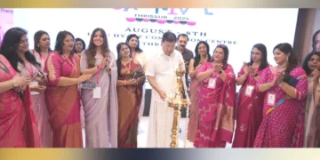 വെന്‍ സംഘടിപ്പിച്ച വെന്‍ തൃശൂര്‍ കാര്‍ണിവല്‍ ലുലു ഹയാത്ത് കണ്‍വെന്‍ഷന്‍ സെന്ററില്‍ കല്യാണ്‍ സില്‍ക്‌സ് ചെയര്‍മാന്‍ ടി.എസ്. പട്ടാഭിരാമന്‍ ഉദ്ഘാടനം ചെയ്യുന്നു. അനില്‍ ജോസ്, സീമ അനില്‍, മാഫി ഡെല്‍സണ്‍, ലൈല സുധീഷ്,
രാജി ശര്‍മ, മഞ്ജു തോമസ്, കിറ്റി സനില്‍, സുല്‍ത്താന ഫാത്തിമ, സജ്ന ഫിറോഷ് തുടങ്ങിയവര്‍ സമീപം