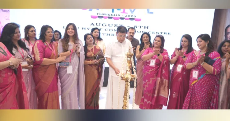 വെന്‍ സംഘടിപ്പിച്ച വെന്‍ തൃശൂര്‍ കാര്‍ണിവല്‍ ലുലു ഹയാത്ത് കണ്‍വെന്‍ഷന്‍ സെന്ററില്‍ കല്യാണ്‍ സില്‍ക്‌സ് ചെയര്‍മാന്‍ ടി.എസ്. പട്ടാഭിരാമന്‍ ഉദ്ഘാടനം ചെയ്യുന്നു. അനില്‍ ജോസ്, സീമ അനില്‍, മാഫി ഡെല്‍സണ്‍, ലൈല സുധീഷ്,
രാജി ശര്‍മ, മഞ്ജു തോമസ്, കിറ്റി സനില്‍, സുല്‍ത്താന ഫാത്തിമ, സജ്ന ഫിറോഷ് തുടങ്ങിയവര്‍ സമീപം