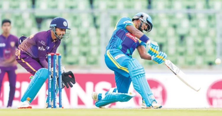 കെസിഎല്‍ രണ്ടാം ദിനം ആലപ്പി റിപ്പിഴ്‌സ്-തൃശൂര്‍ ടൈറ്റന്‍സ് പോരാട്ടത്തിനിടെ