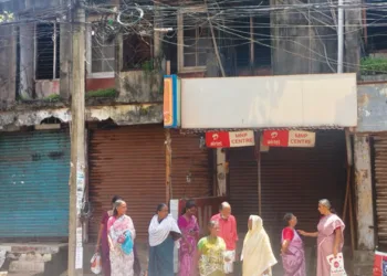 വിവാദത്തില്‍ കിടക്കുന്ന വലിയകട ലക്ഷ്മീപുരം മാര്‍ക്കറ്റ് കെട്ടിടത്തിന്റെ റോഡിലുള്ള ഭാഗം